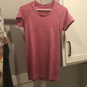 Pink blossom swiftly tech lululemon top